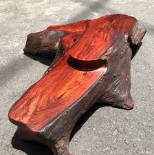  giá bán của gỗ cẩm lai sẽ đắt hơn một chút so với các loại gỗ thông thường